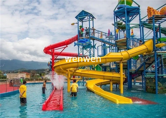 Công viên giải trí đầy màu sắc Water House Aqua Playground Chất liệu sợi thủy tinh Bền