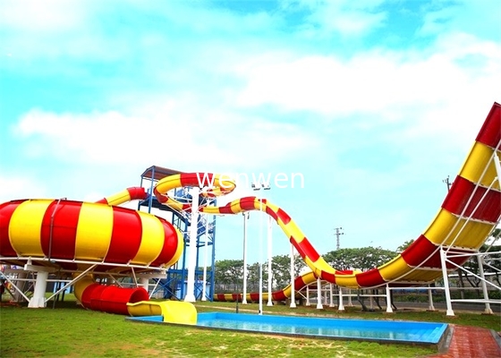 boomerang Trượt nước tùy chỉnh cho hồ bơi hạ cánh 1350 Sq Ft