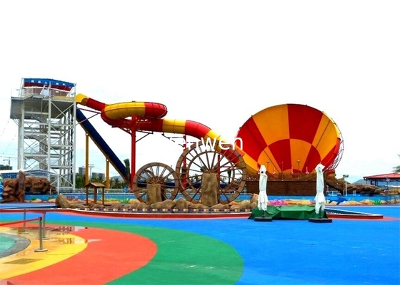 boomerang Trượt nước tùy chỉnh cho hồ bơi hạ cánh 1350 Sq Ft